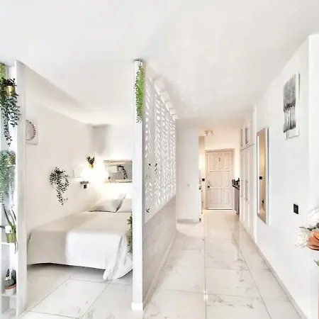 Sunshine Escape With Ocean View アデヘ