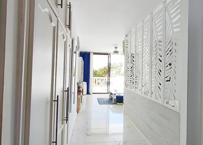 Apartment Sunshine Escape With Ocean View